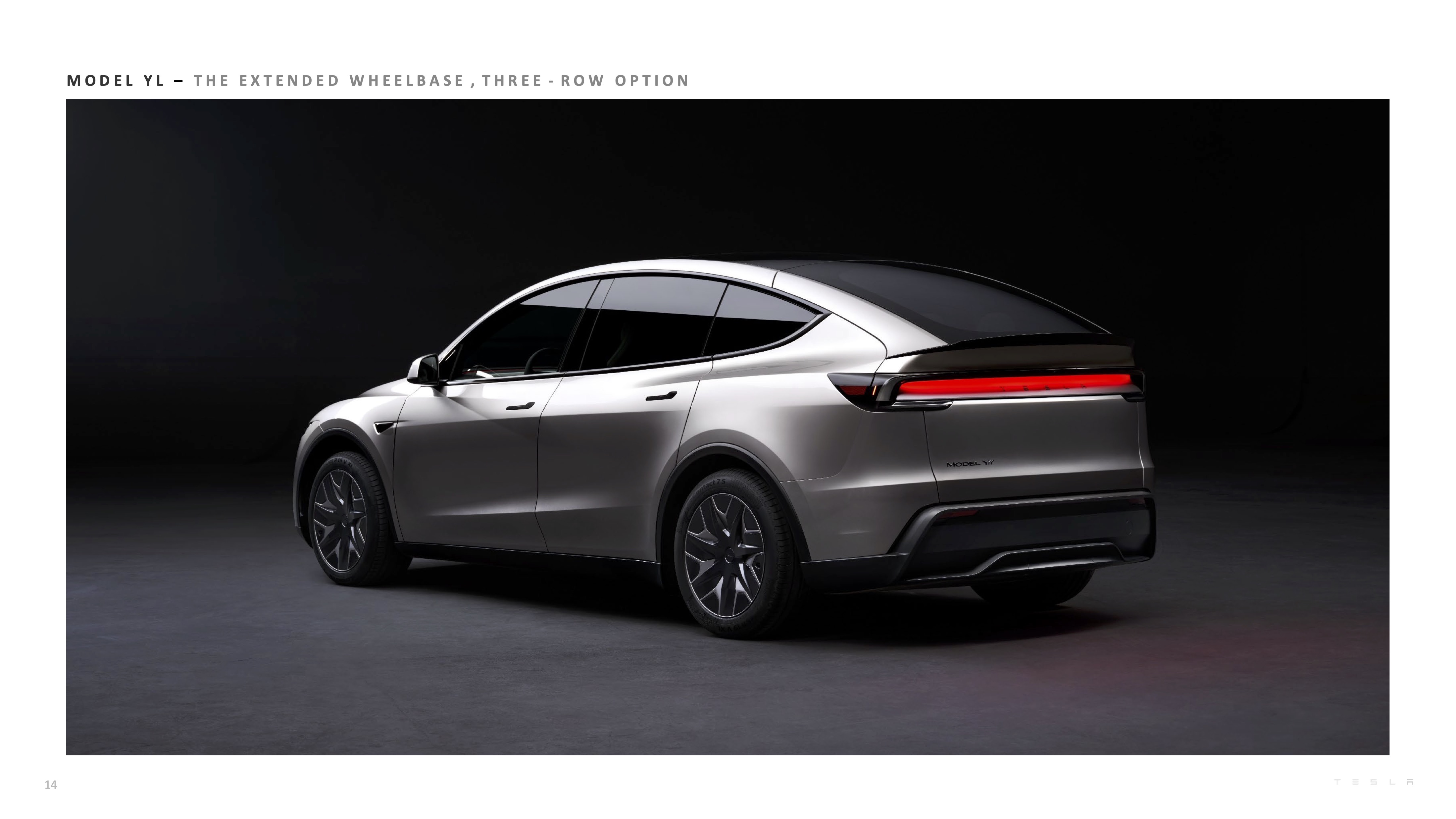 特斯拉2025年第三季度财报 【盈利】
·GAAP营业利润为16亿美元
·GAAP净利润为14亿美元
·非GAAP净利润为18亿美元
	
【现金】
·营运现金流为62亿美元
·自由现金流为40亿美元
·现金和投资增加了49亿美元，至416亿美元
	
【运营】
·在加州湾区推出了Robotaxi无人驾驶网约车业务
·储能装机量创历史新高
·车辆交付量创历史新高
	
在第三季度，特斯拉团队在全球范围内实现了创纪录的车辆交付，展现出在各个市场的强劲增长势头；同时在住宅、工业和公用事业等领域，储能产品的装机量也创下新纪录。凭借这一强劲表现，公司在本季度创下了收入和自由现金流的双纪录。
	
🚗我们继续在电动车和能源领域推出令消费者为之兴奋的新产品。发布了 Model Y L 和 Model Y 高性能版，并通过（在美国市场）推出Model 3 标准版和 Model Y 标准版——目前最具可负担性的车型——进一步丰富了特斯拉的产品阵容。与此同时，还发布了 Megapack 3 和 Megablock，这两款产品将通过减少装机成本和时间，进一步简化大型储能系统的安装。我们相信，凭借规模优势与成本结构，特斯拉能够比同行更有效地应对全球市场的动态变化，而人工智能方面的突破将让我们的产品在市场上获得绝对领先优势。
	
☀️我们将继续聚焦车辆交付与能源产品装机量的最大化，从而实现核心硬件产品的规模化。随着时间的推移，人工智能驱动的服务将让这些产品为客户持续创造更高的价值。如今交付的每一辆特斯拉车辆都具备可升级至自动驾驶的硬件，每一台特斯拉储能系统都可以通过虚拟电厂或电力实时控制和交易平台 Autobidder 实现升级与优化。正如《秘密宏图第四篇章》展望的那样，特斯拉持续推出将人工智能带入现实世界的产品，加速人类社会迈向可持续的富足时代。
	
尽管贸易、关税及财政政策变化带来了短期不确定性，但我们仍致力于长期增长与价值创造。特斯拉正审慎推进对核心业务及未来业务线的必要投资。我们坚信这些布局将在交通运输、能源和机器人三大领域为特斯拉乃至为全球创造巨大价值。
	
感谢我们的车主，感谢所有关注和支持特斯拉的朋友们[红色心形R] @特斯拉