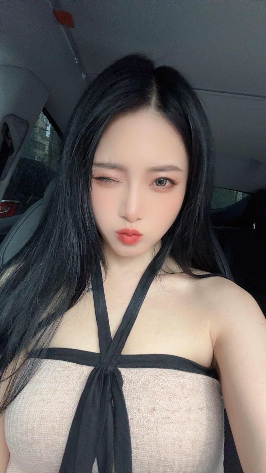 居然有个词叫特斯拉女孩 我也想看看特斯拉女孩长啥样#特斯拉女车主  #特斯拉Y #特斯拉女孩 @是花花呀🌸