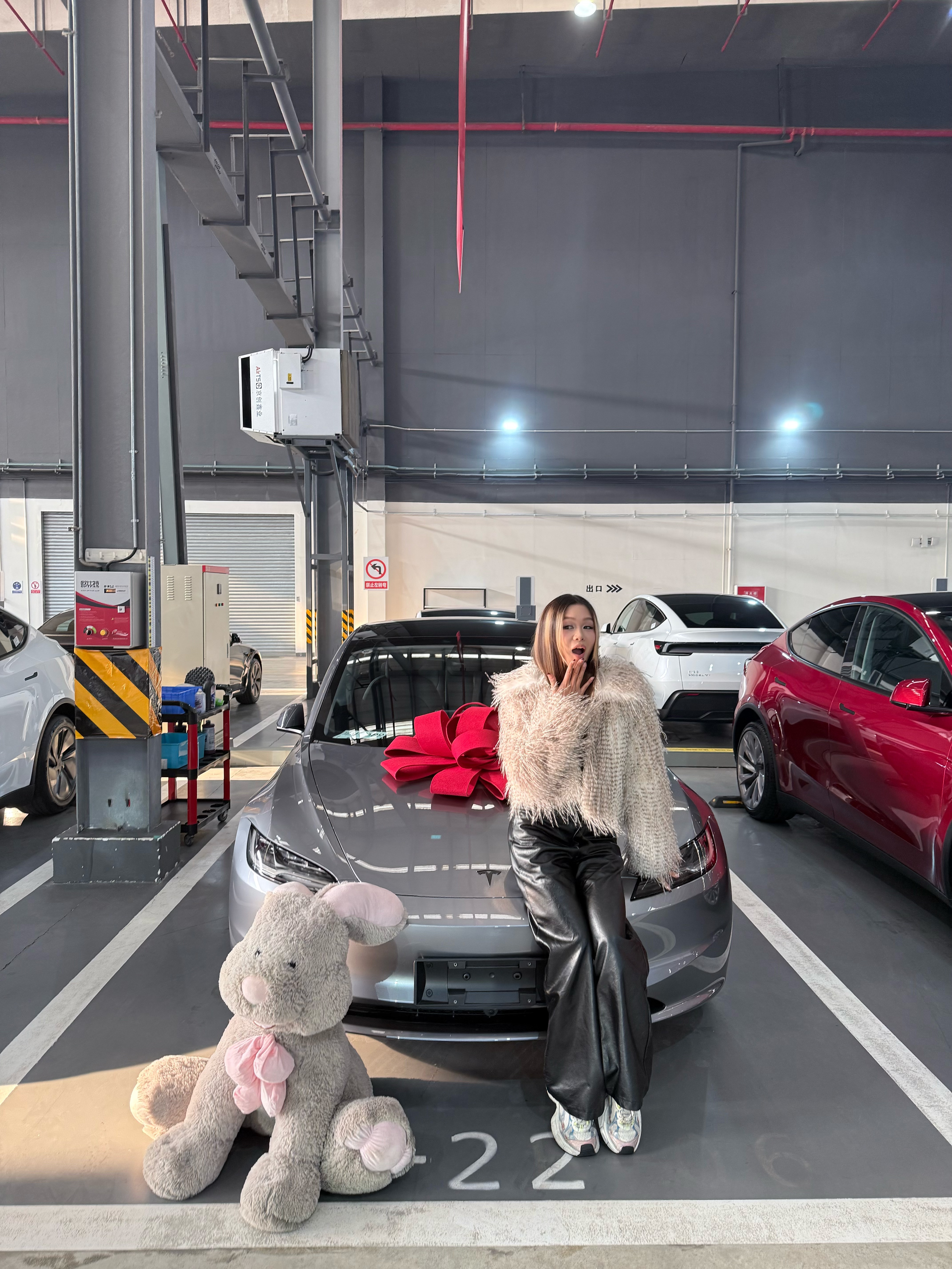 特斯拉斯特！你被买了！ 怀胎一月，终于诞生，我的特宝宝，妈妈永远爱你😘#化妆就是玩儿 @怨男0