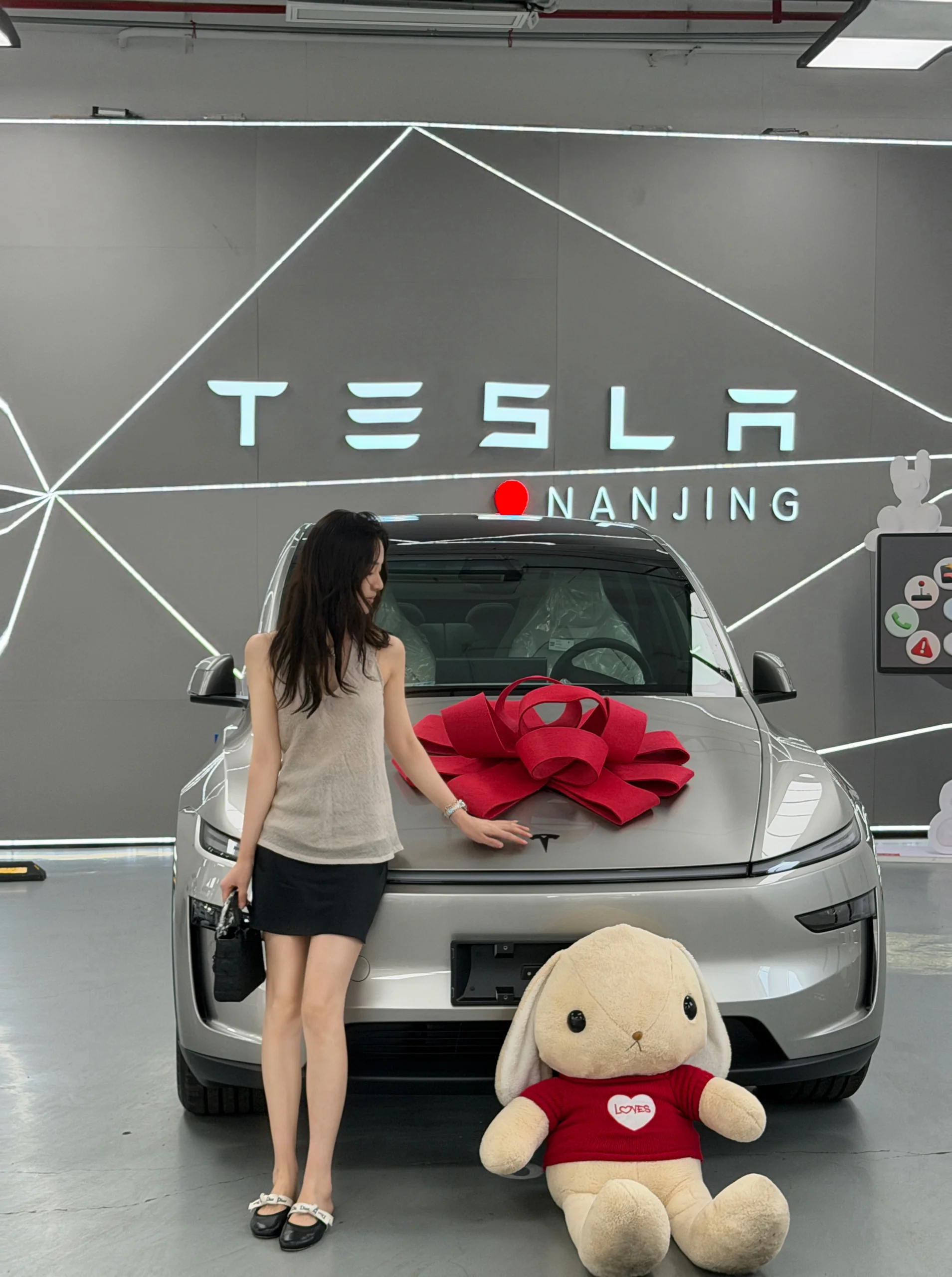 善良大鼠标🚘 喜提大毛豆🫛
modelYL 星光金+白灰内饰🩶
油换电选手🙋‍♀️#大玩具 特斯拉真的太好开了！！！#换车的尽头是电车 @子_