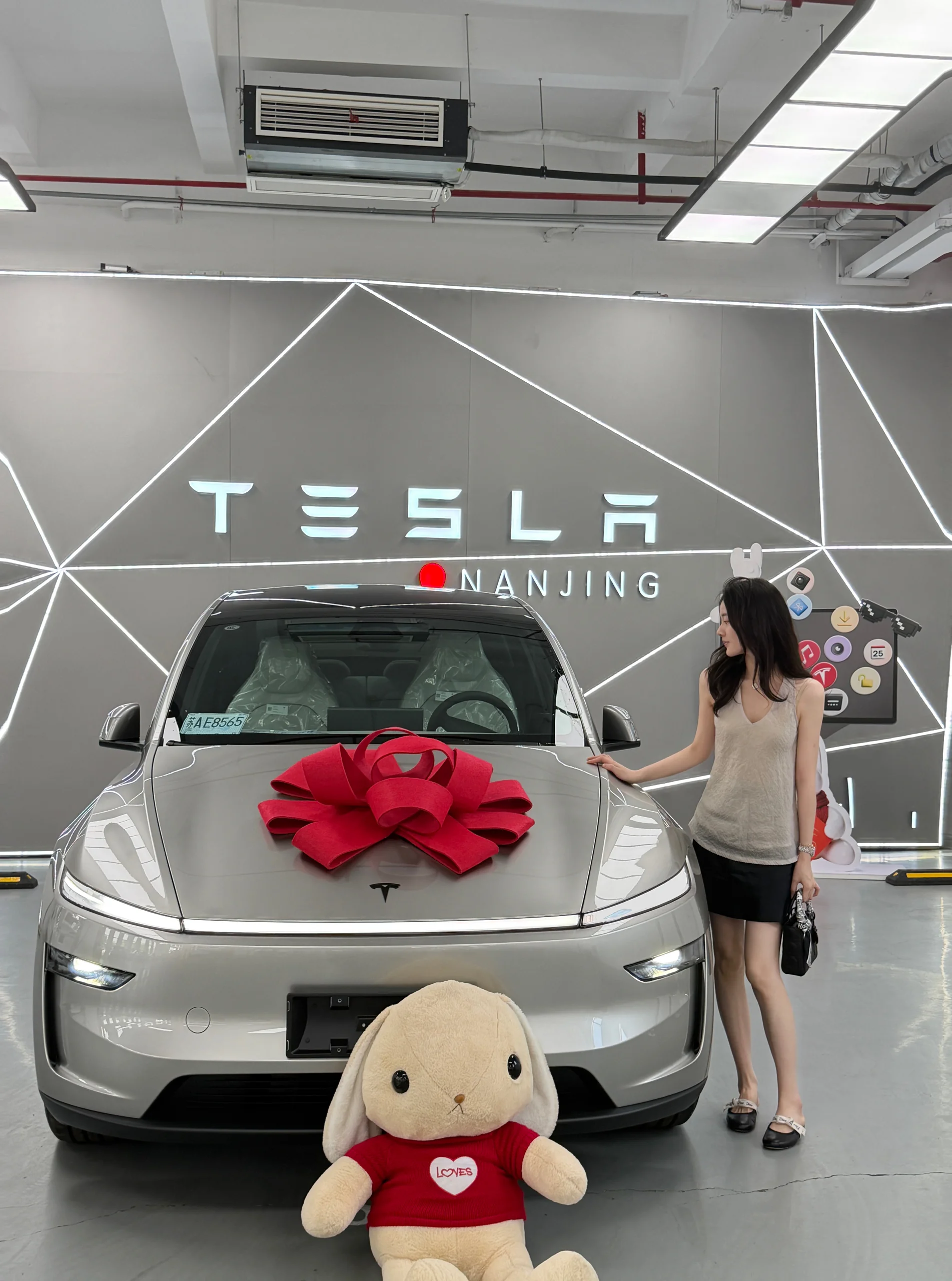 善良大鼠标🚘 喜提大毛豆🫛
modelYL 星光金+白灰内饰🩶
油换电选手🙋‍♀️#大玩具 特斯拉真的太好开了！！！#换车的尽头是电车 @子_