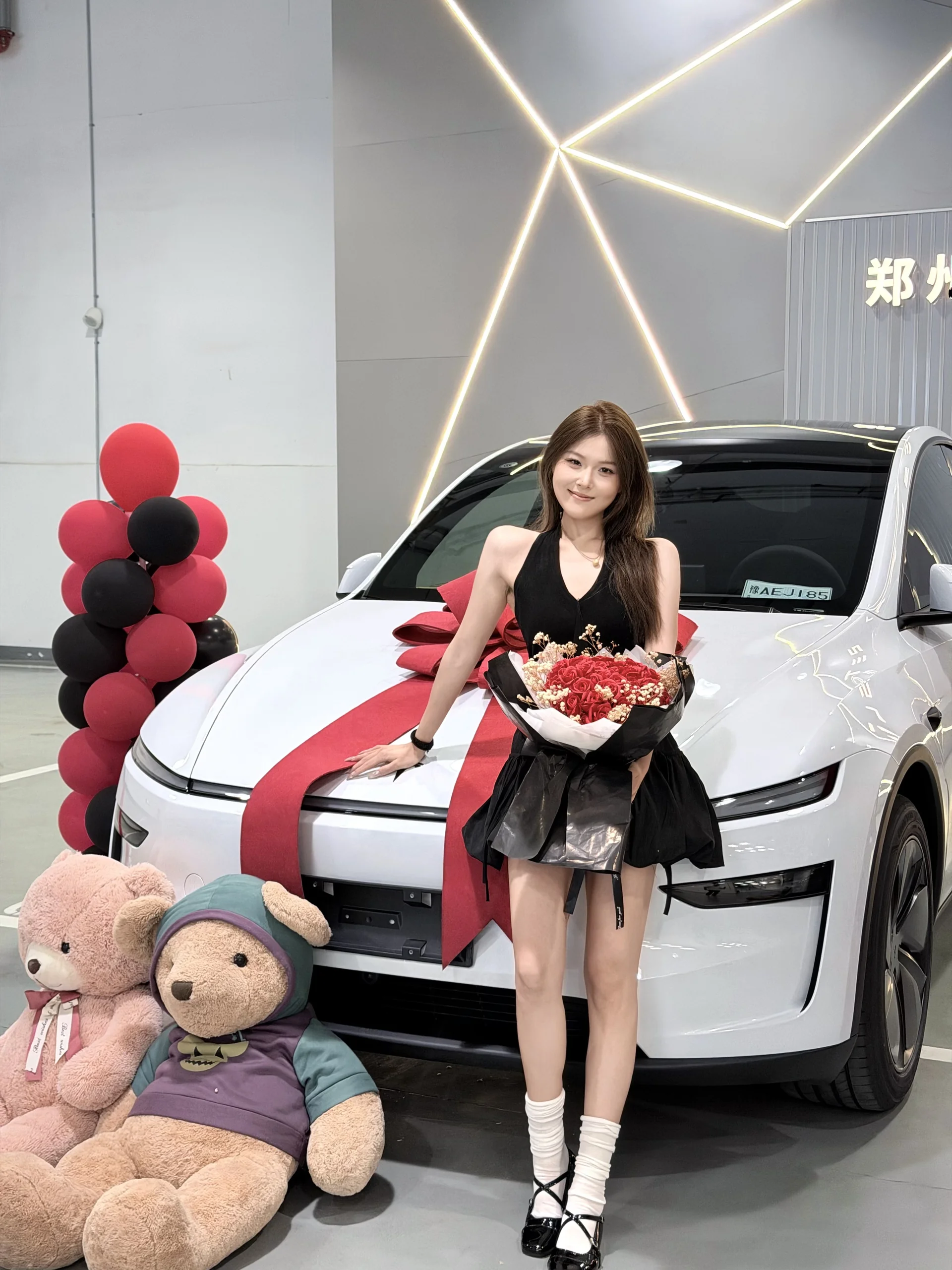 满电出发！解锁属于我们的第一辆小车车🚗 提车快乐！成功解锁特斯拉新车🎉
#特斯拉modely提车日记 #喜提新车#提车仪式 #拥抱新能源  #情侣提车 #新车落地顺顺利利 #大玩具#特田#特斯拉 #提车日记 @少一点心柿🍅